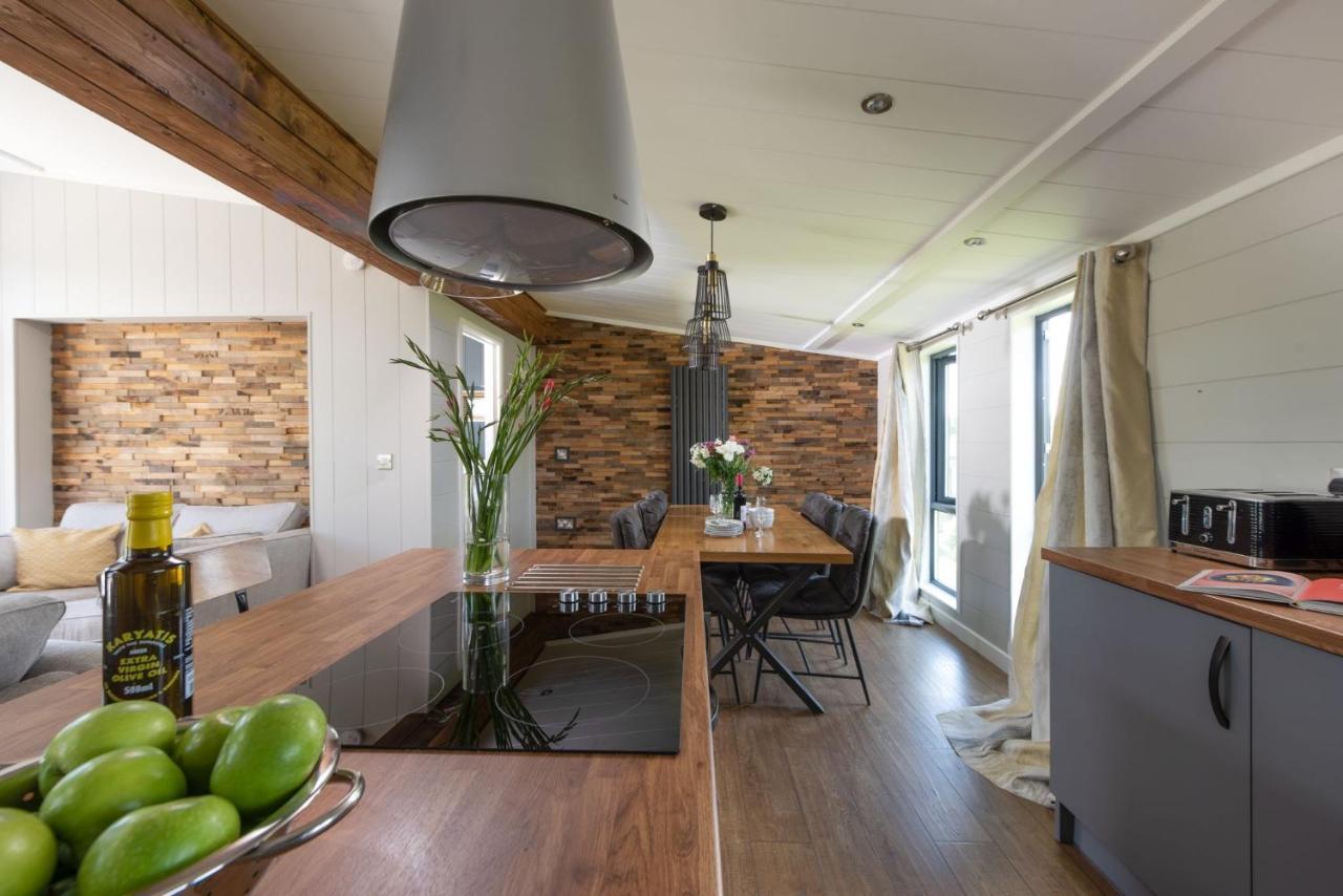 Primrose Lodge, 25 Roadford Lake Lodges Lifton Extérieur photo