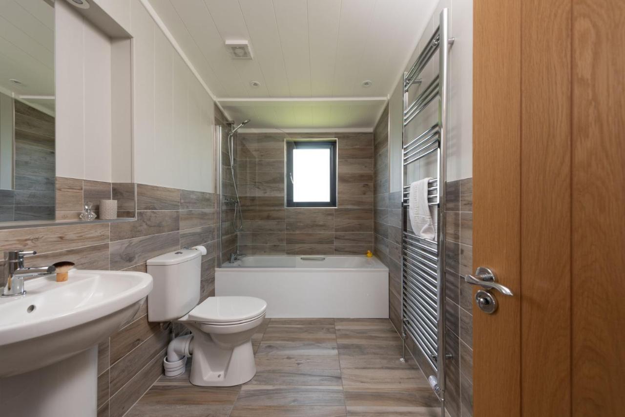 Primrose Lodge, 25 Roadford Lake Lodges Lifton Extérieur photo