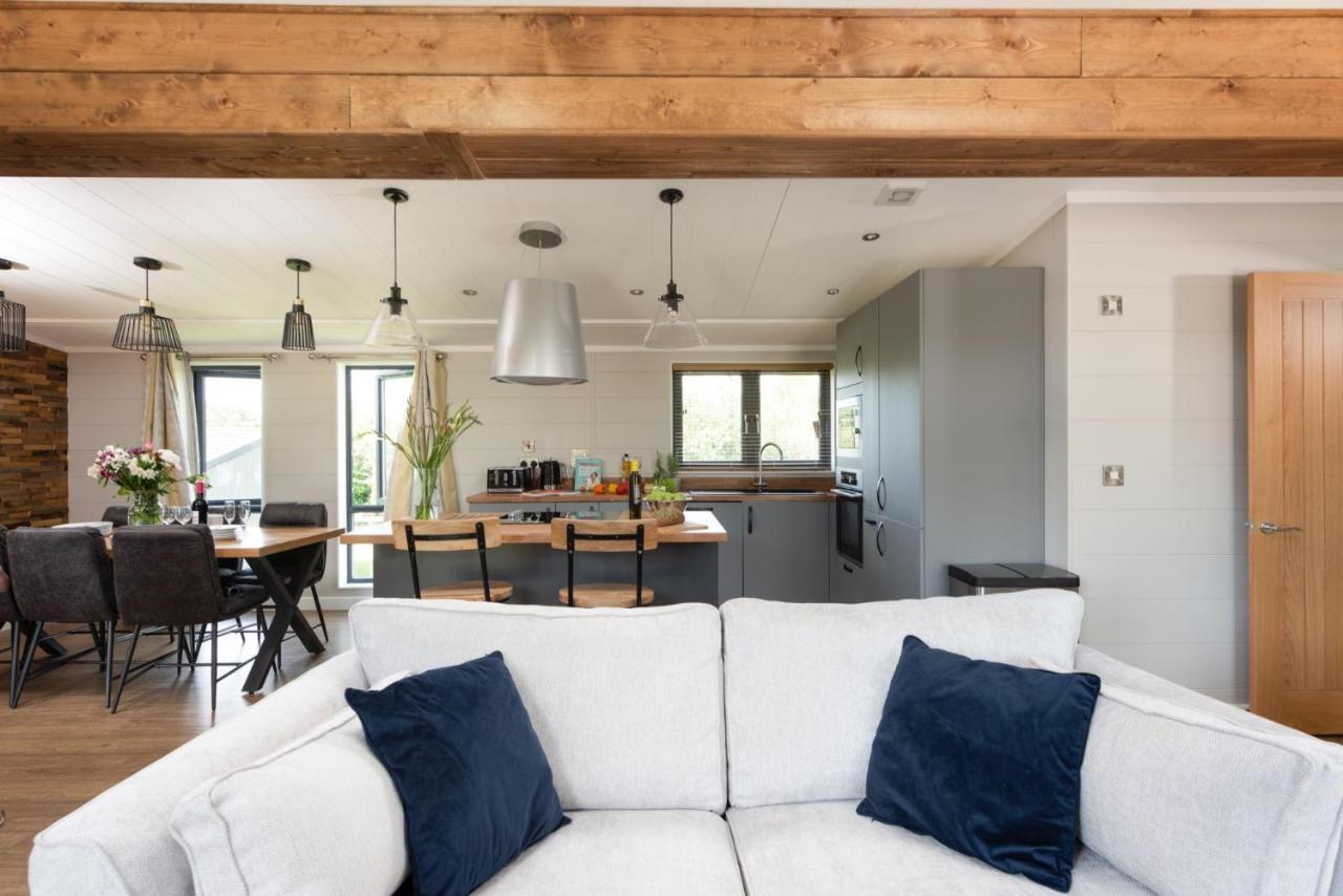 Primrose Lodge, 25 Roadford Lake Lodges Lifton Extérieur photo
