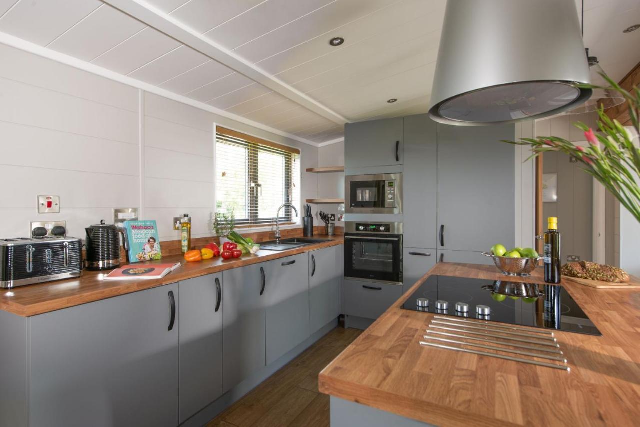 Primrose Lodge, 25 Roadford Lake Lodges Lifton Extérieur photo